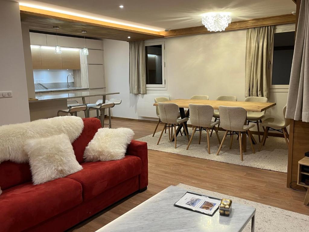 Renovated 6 pers Luxury Chalet in Meribel Centre 85m2 3BR 3BA with Mountain View and boots heater ! - 3