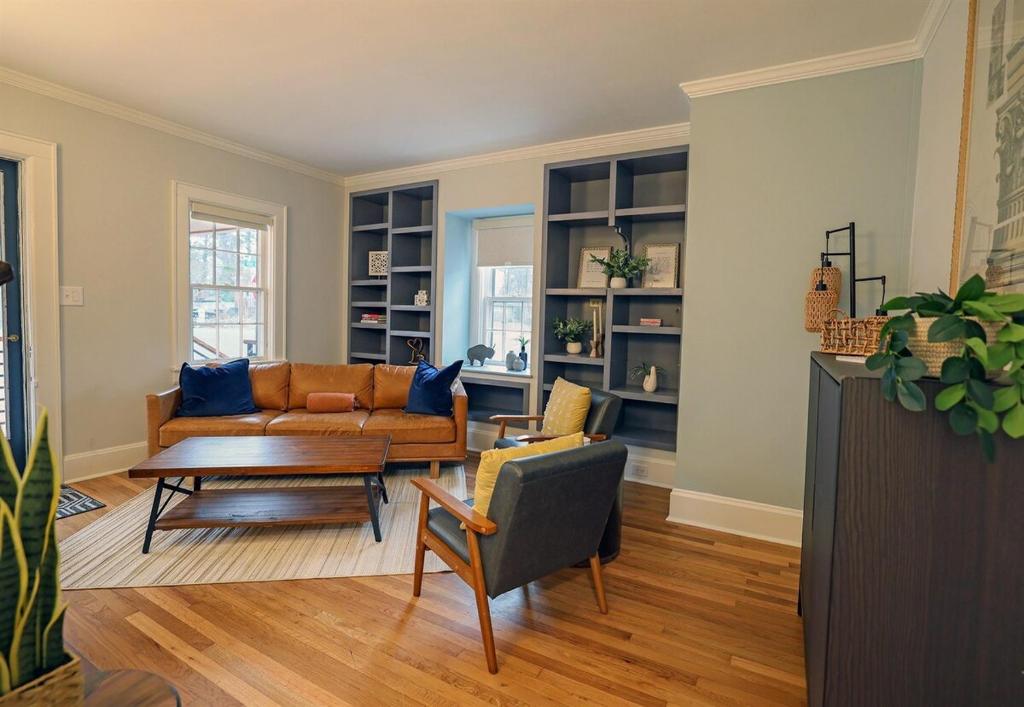 New & Renovated MCM Duplex 3 mi to DT Durham, Durham