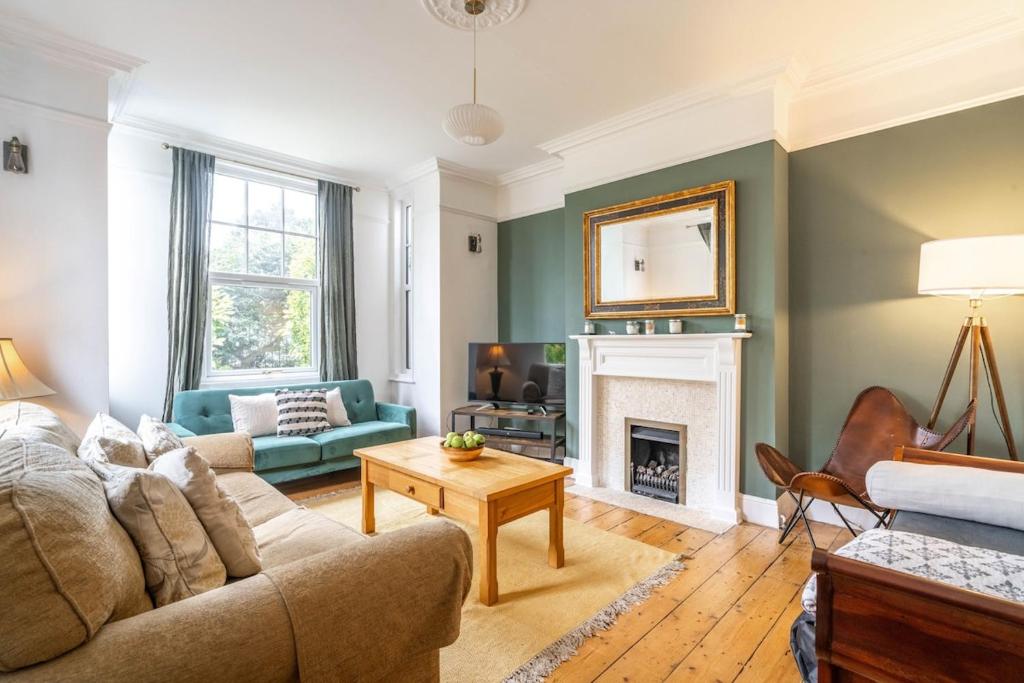 Swift Host - 4 Bedrooms - Beautiful Period Property - Parking - Garden, Norwich