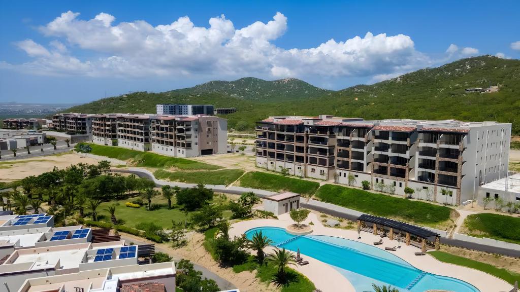 Condo with Panoramic Ocean view and Pool - 4