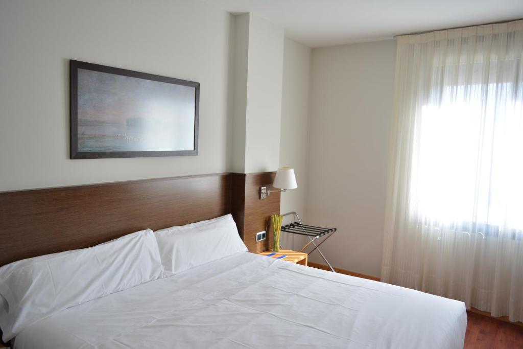 Hotel Palacio Congresos photo