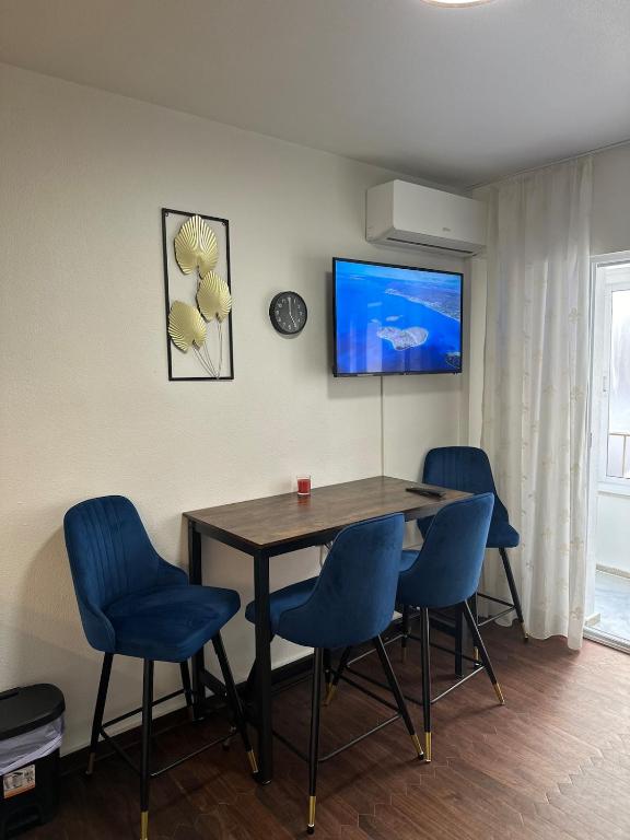 Cozy One Bedroom Apartment - 1