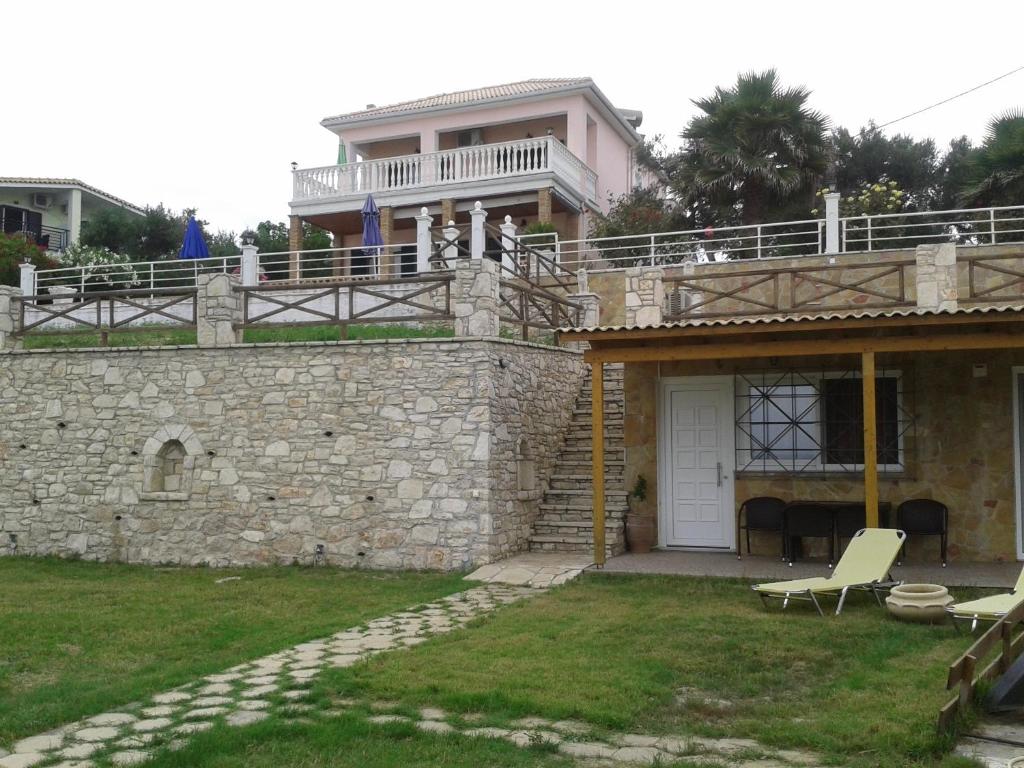 Laura Beach House — Hotel building in Alykes, Ionian Islands