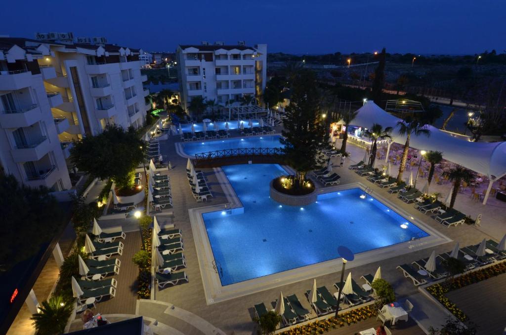 Calimera Side Resort — Swimming pool in Side