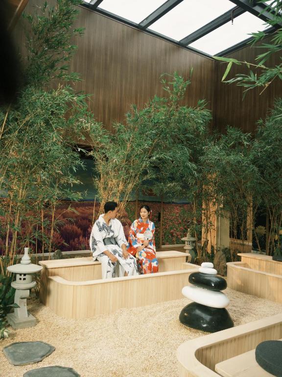 Hot spring bath