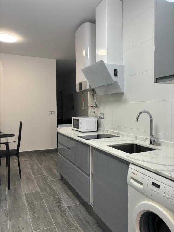 Apartamento 6 a 3 min caminando de la Estación de Bus y Tren María Zambrano 6 - 3