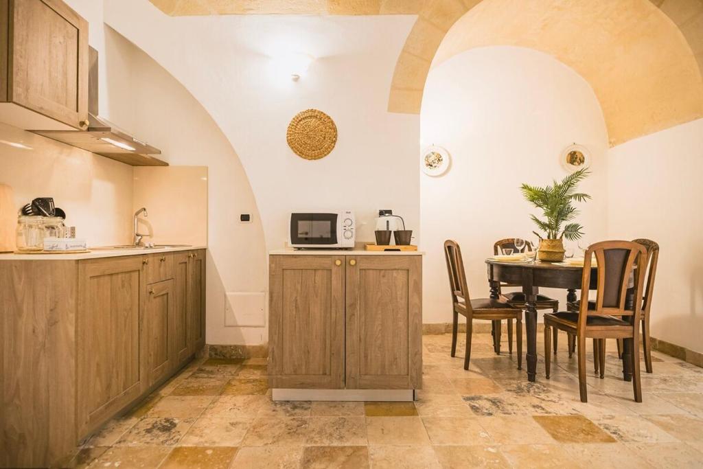 Sassi Suite - Elegant Historic Home - 5