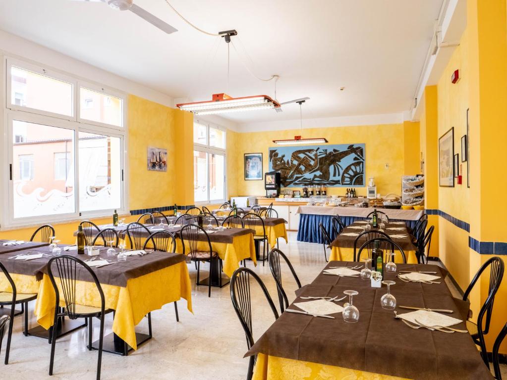 Hotel Cavallino Bianco Rimini - 5