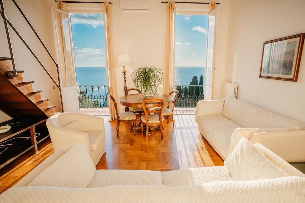 Elegance on the Sea - with wifi 200 meters from the sea, Pieve Ligure