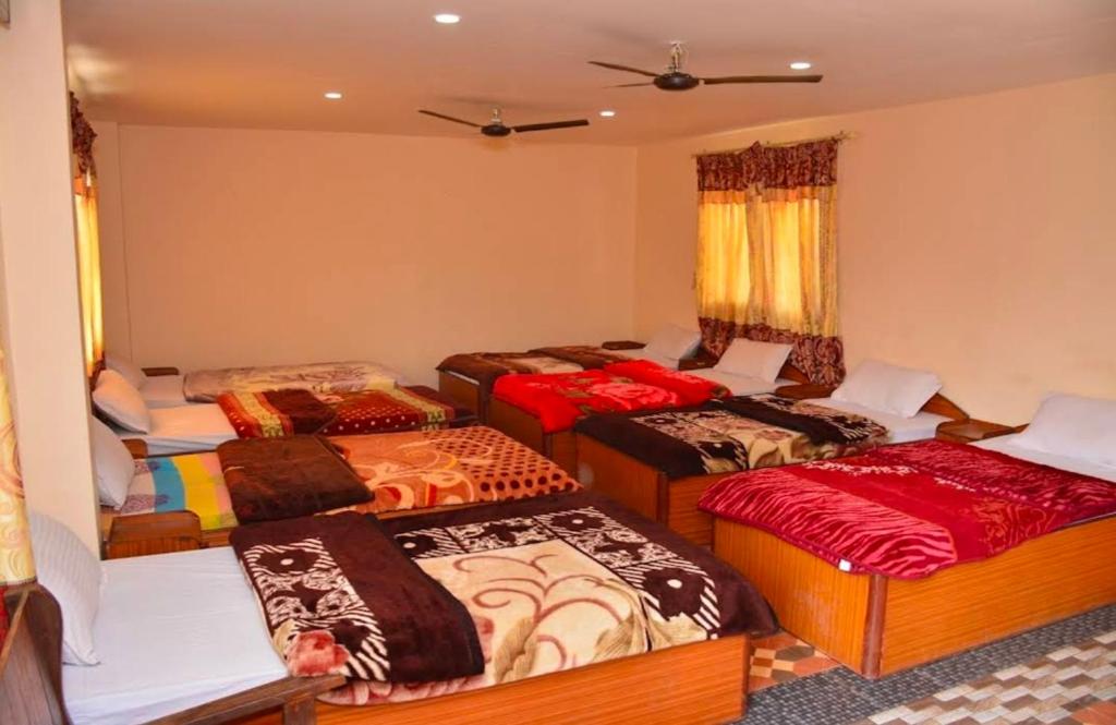 Sauraha Inn, Sauraha