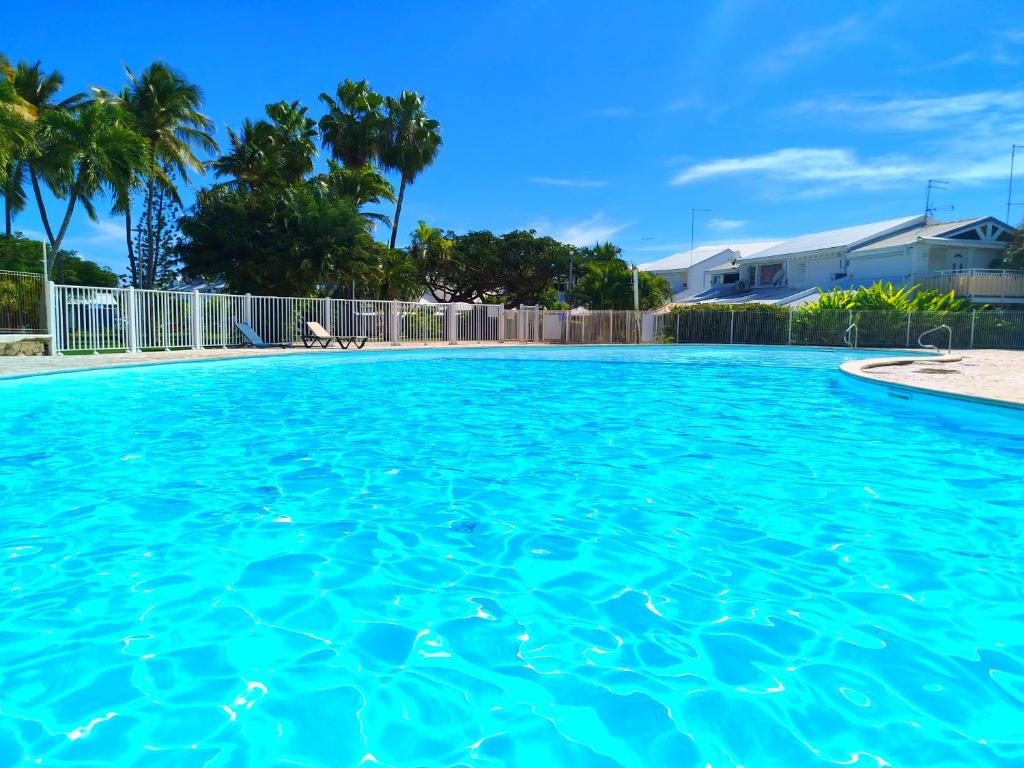 Suite Ajna citerne et piscines, Saint-François