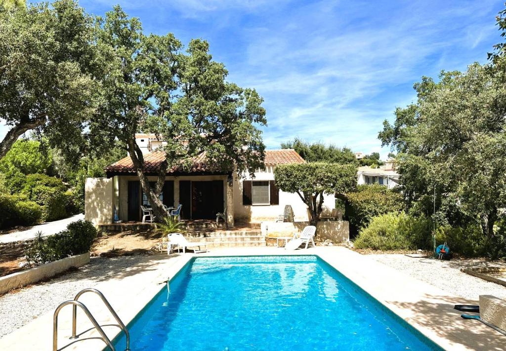 Le Plantier, maison pour 6 personnes avec piscine et jardin vue mer à La Londe-Les-Maures - 2