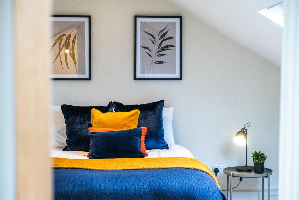 Osbourne House - BLUE 2 Bedroom,2 and half bath, Birmingham