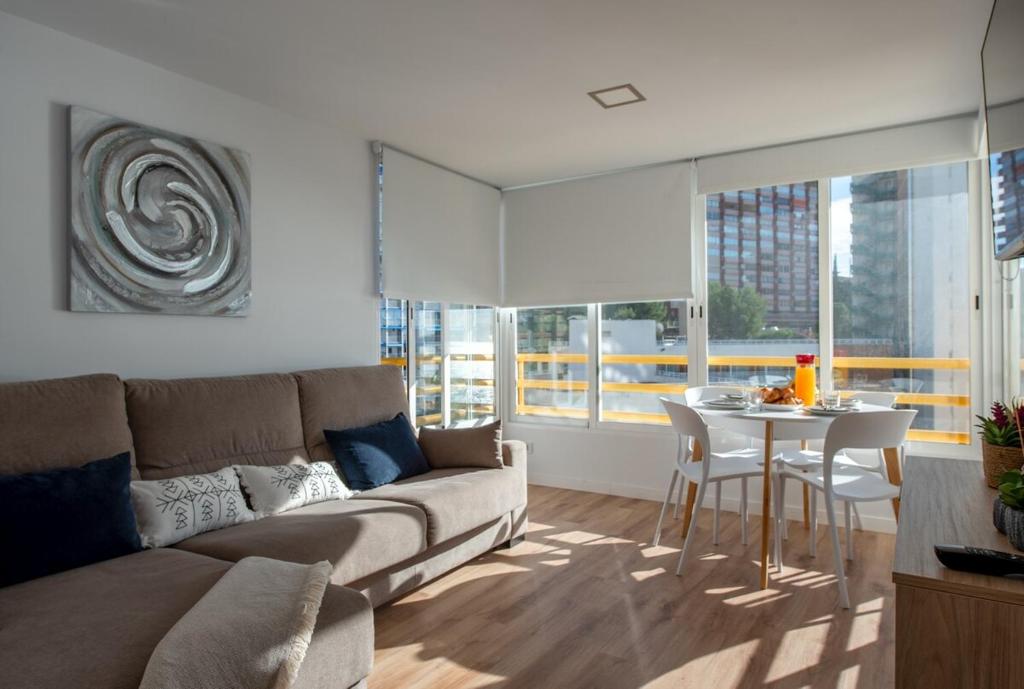 Stunning New Apt, Beach 1min, 2BR, Parking - 2