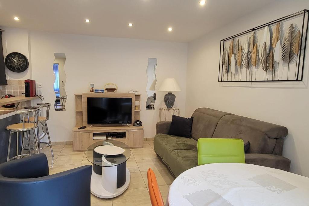 Charming T2 100 meters from the beach - 3