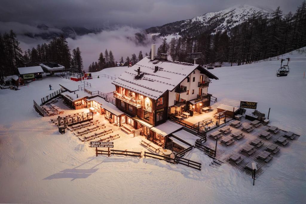Orso Bianco Hotel & Chalet - 3