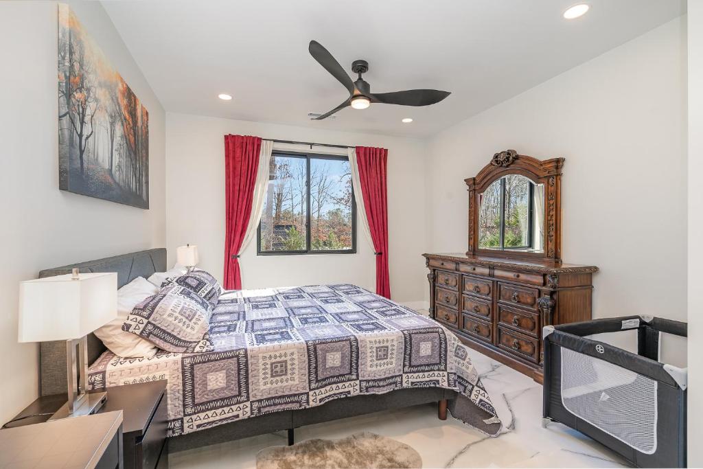 Phillips Apt, Matthews