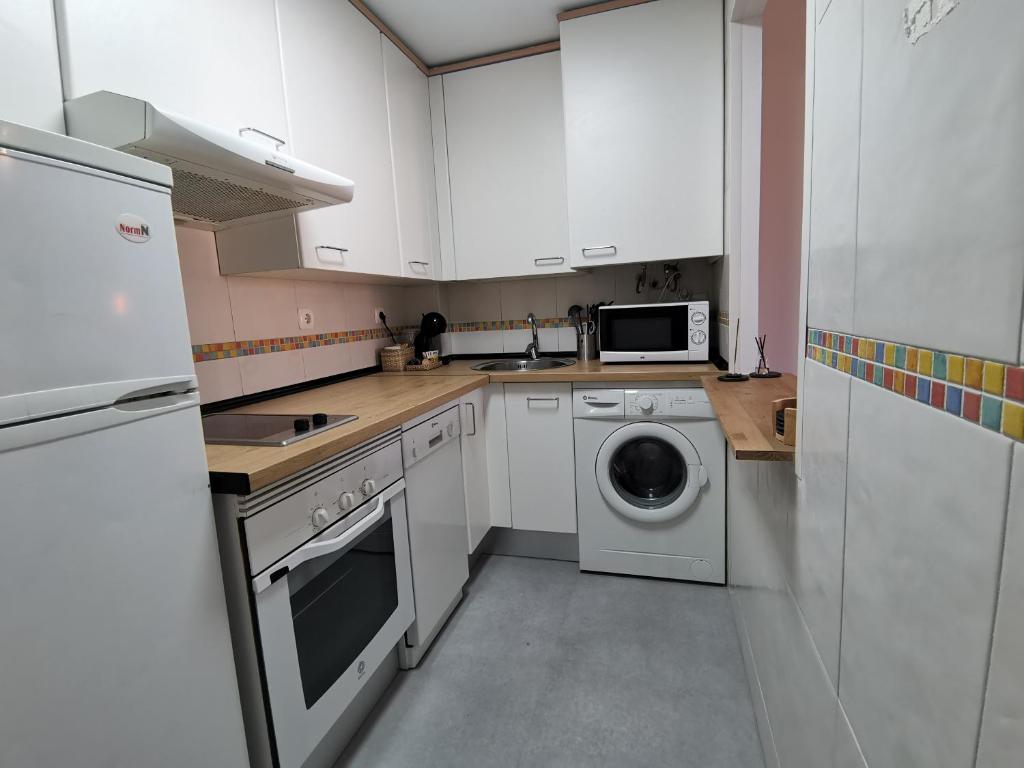 Apartamento con garaje y piscina - 5