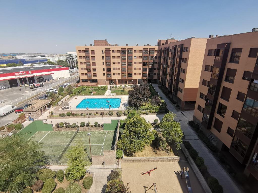 Apartamento con garaje y piscina - 4