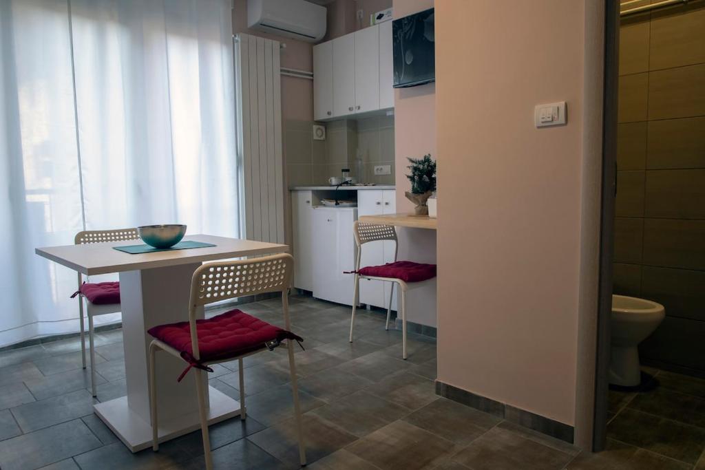 Studio Anrora 2, Bělehrad