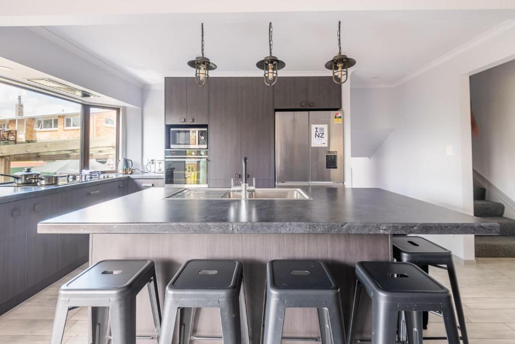 The Hiltons, Rotorua