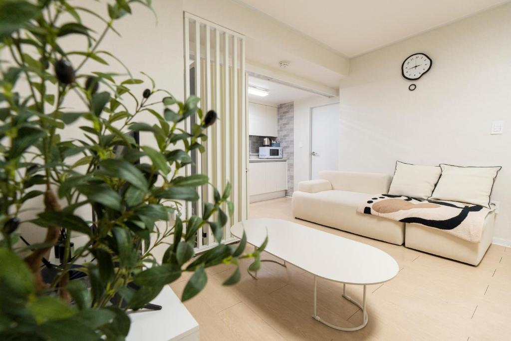 Yongsan House 무료 짐보관 홍대 10분 이태원 명동 남산 광화문 경복궁 인사동 근교, Seoul
