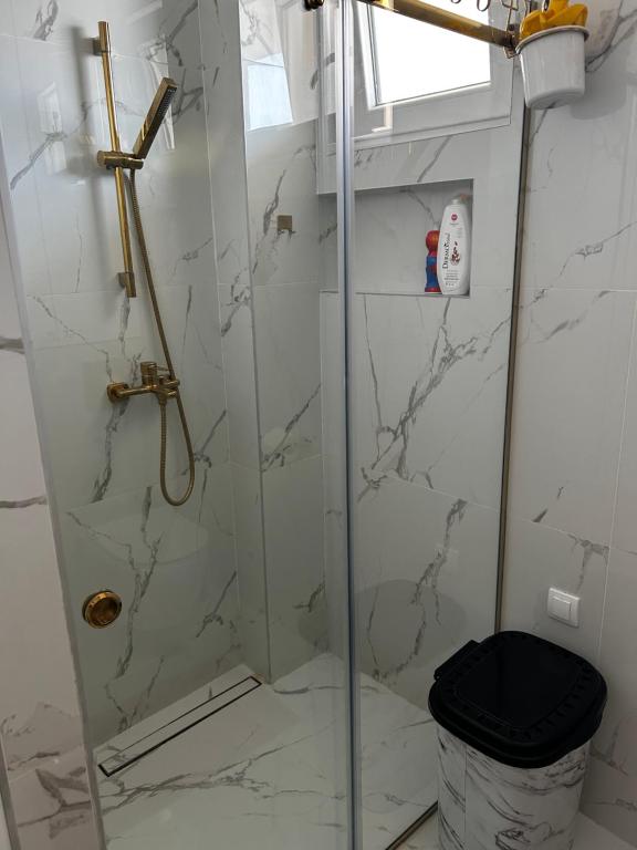 Private luxurious house with pool for 15 people - 5