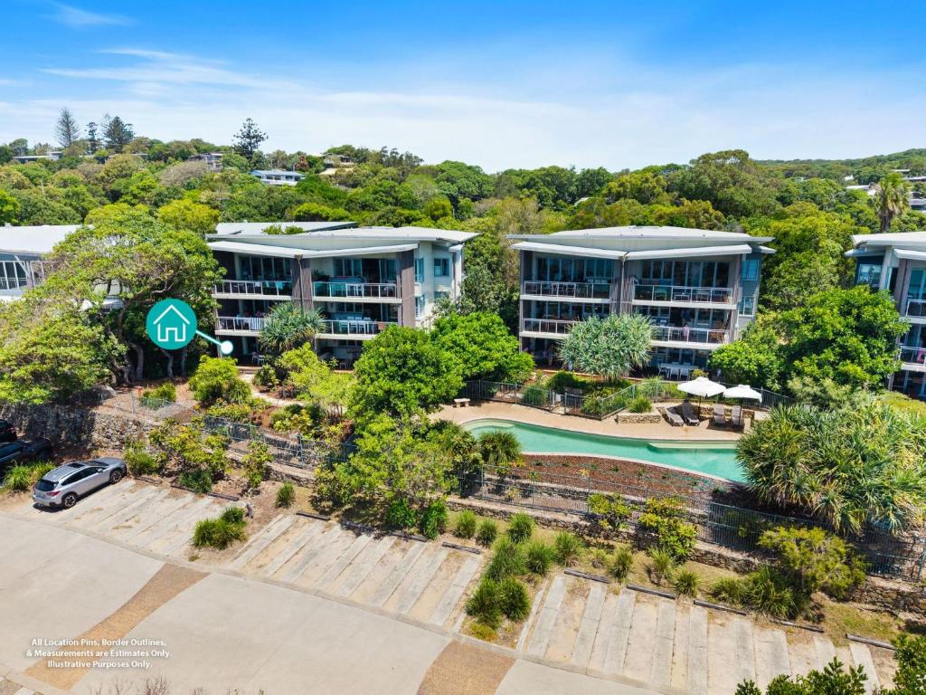 Waves #1 by Discover Stradbroke, Point Lookout