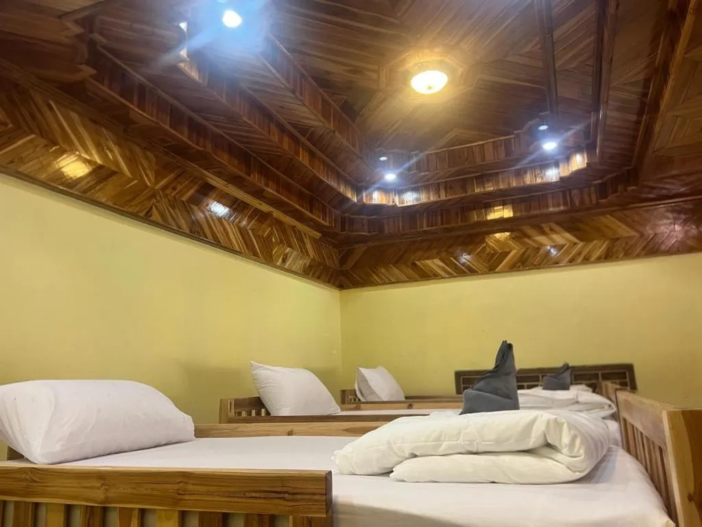 Heaven Backpackers HOSTEL & Camping tours, hotel in Nongkhiaw