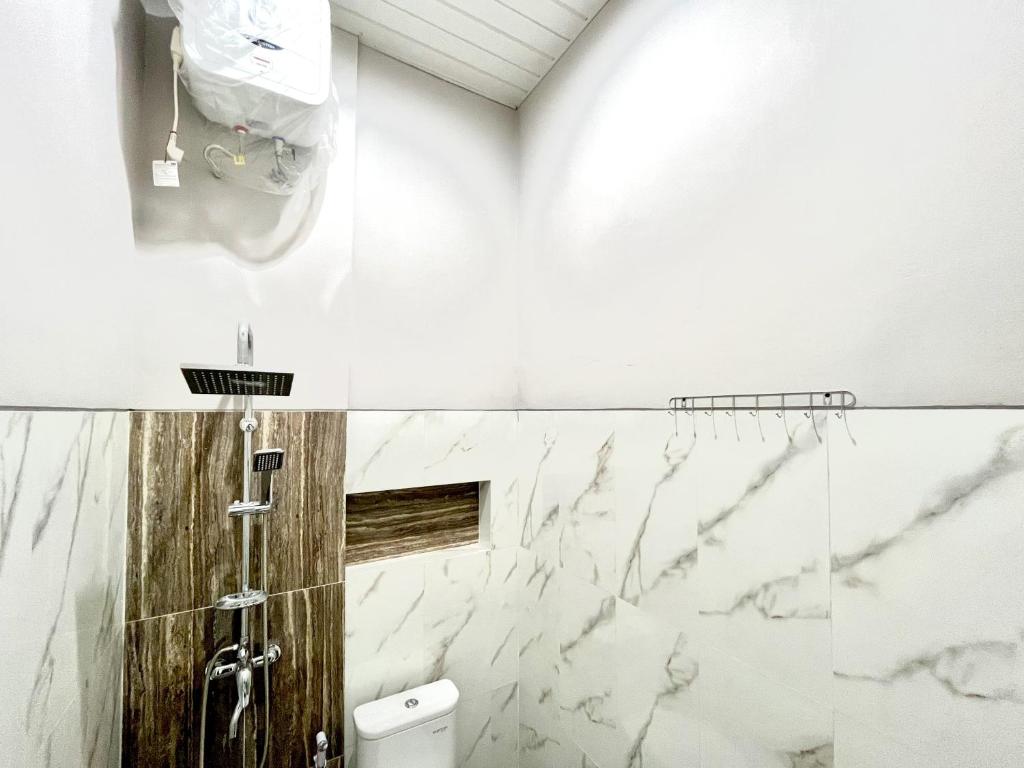 Well-appointed bathrooms