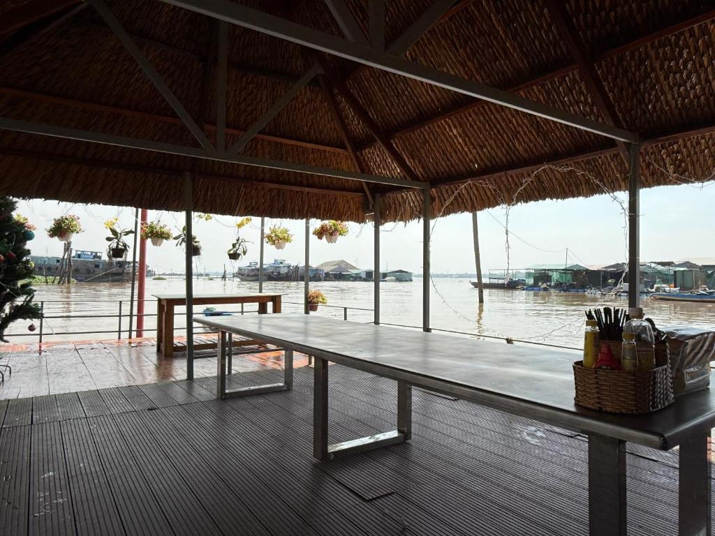 ISLAND HOMESTAY TIỀN GIANG