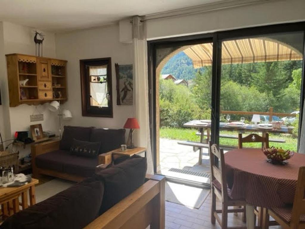 2 Pièces + Coin Montagne, Cheminée, Parking, Wi-Fi - 4 Pers. - FR-1-762-54, Le Monêtier-les-Bains