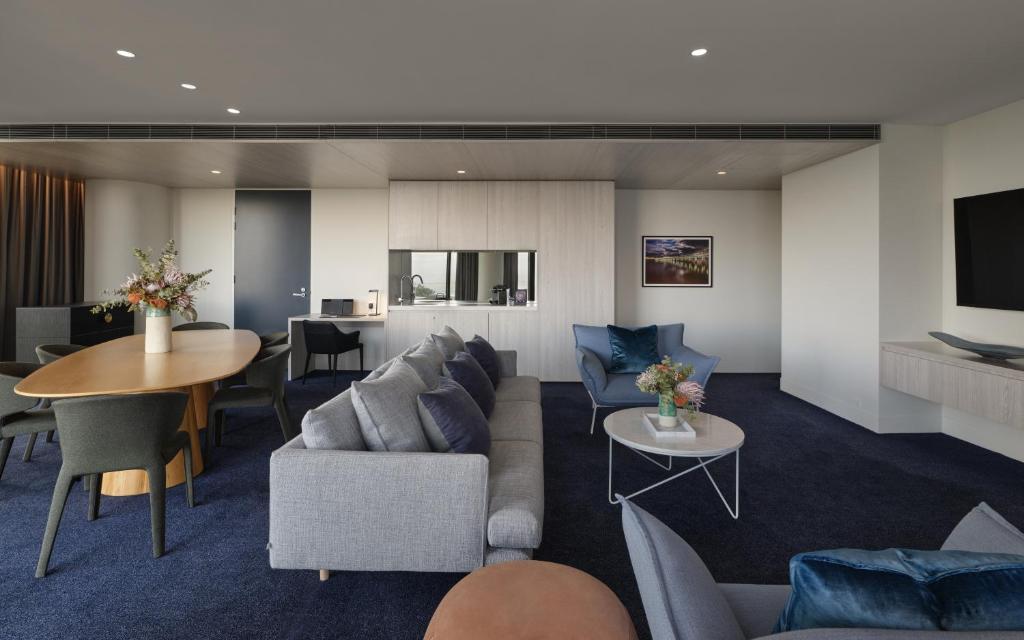 Shared lounge/TV area