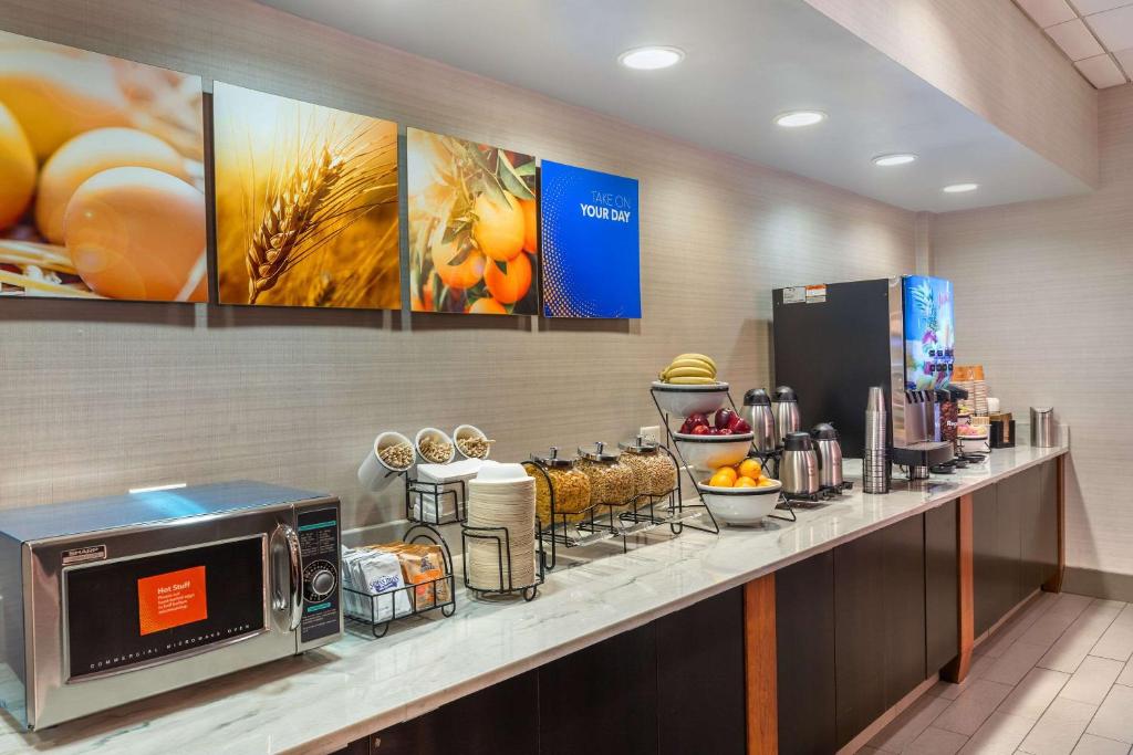 อาหารและเครื่องดื่ม