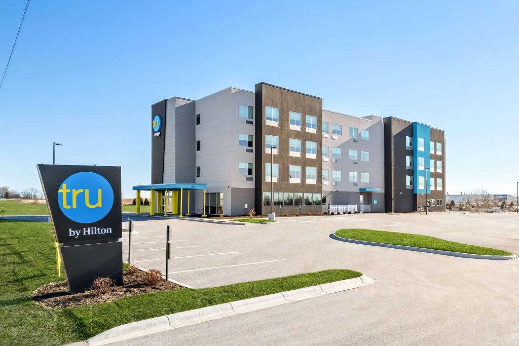 Tru By Hilton Dixon, Dixon