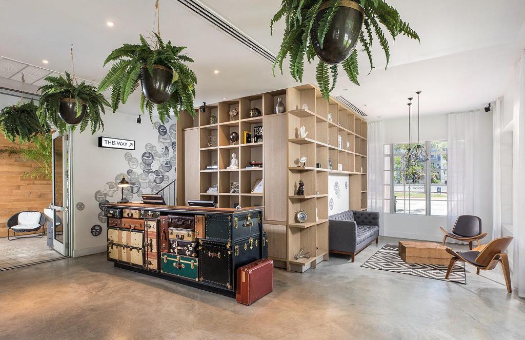 Shared lounge/TV area, The Meridian Hotel in Miami Beach (FL)