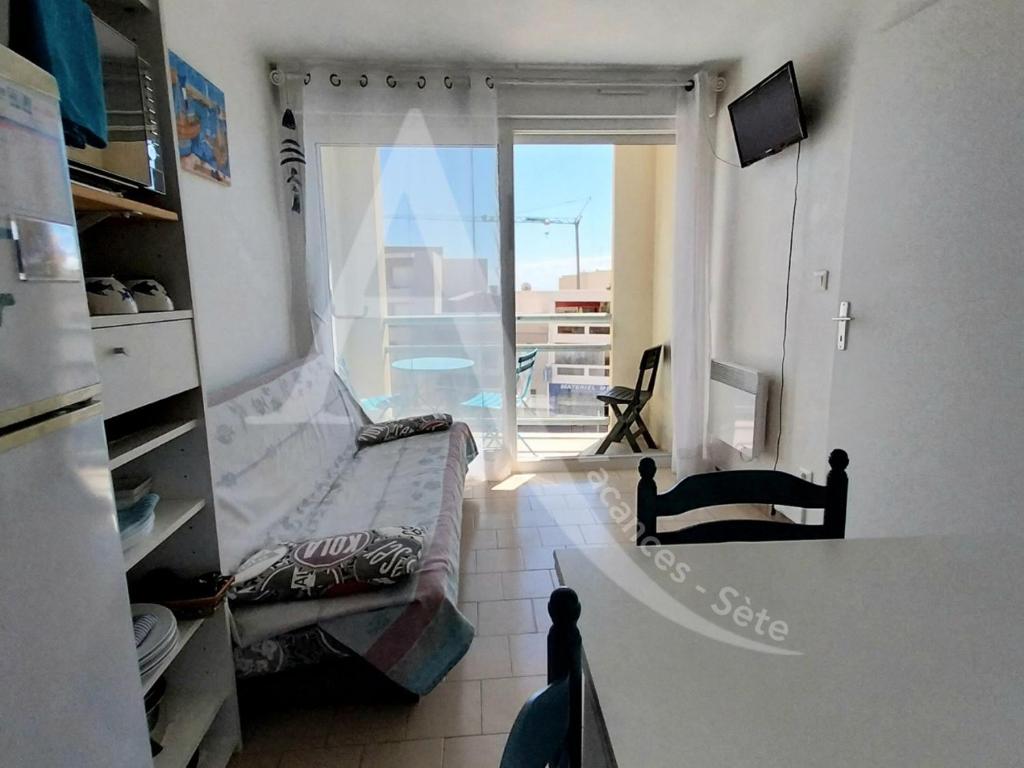 Coquet T2 avec balcon en plein coeur du quartier de la Corniche proche commerces et plages - 3