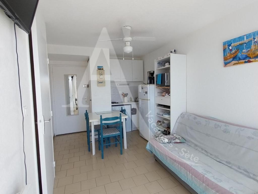 Coquet T2 avec balcon en plein coeur du quartier de la Corniche proche commerces et plages - 4