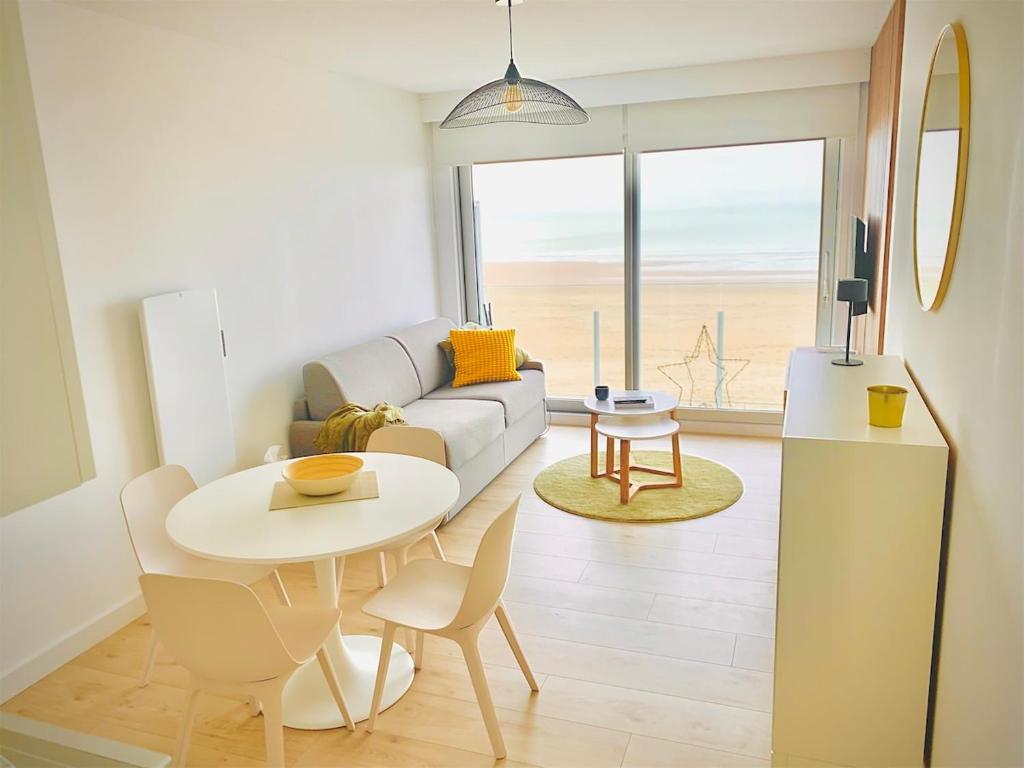Enjoy and relax with a view of the sea, Middelkerke