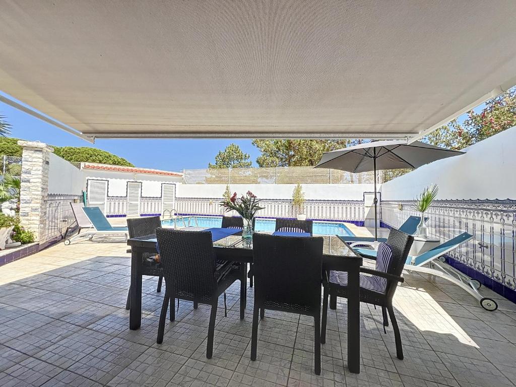 Pineview Terrace and Pool, Olhão