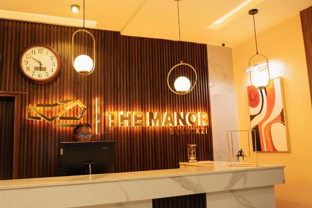 The Manor Hotel by Luckzi, hotel en Owerri