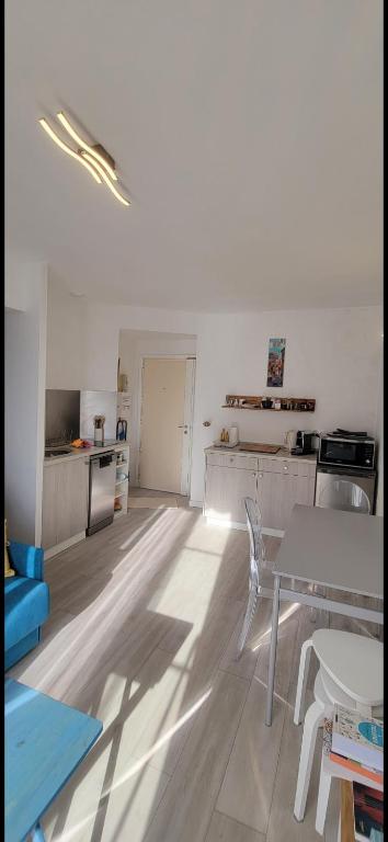 Appartement 2 pieces centre Menton jardin Bioves 4 nuits minimum - 5