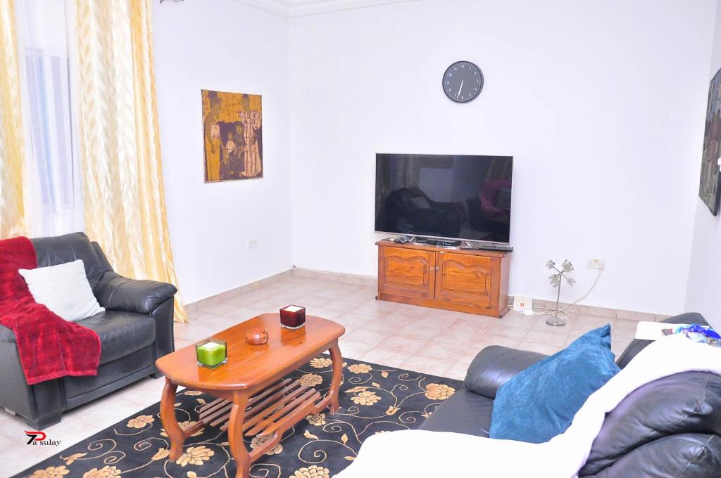 Kums Apartment, Sanchaba