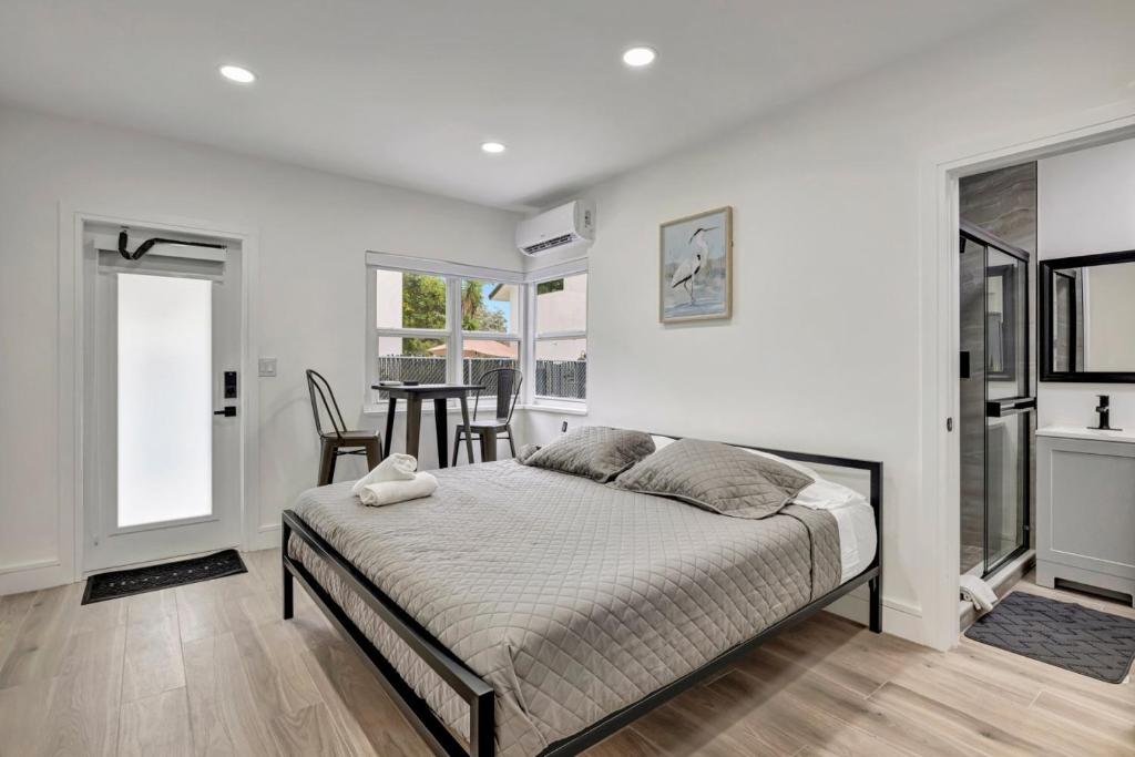 Banyan St. Studio off Las Olas- Steps to the Beach, Fort Lauderdale