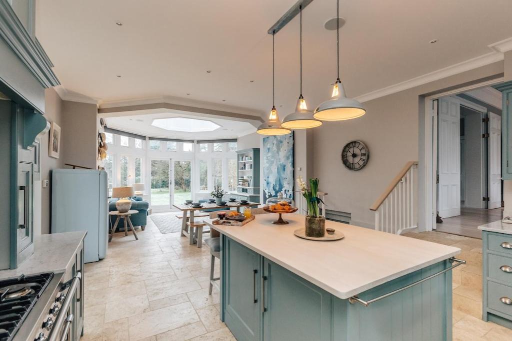 The Florence, Hurley