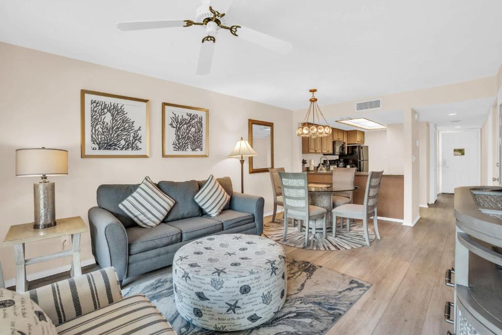 First Floor With Lake Views, Naples