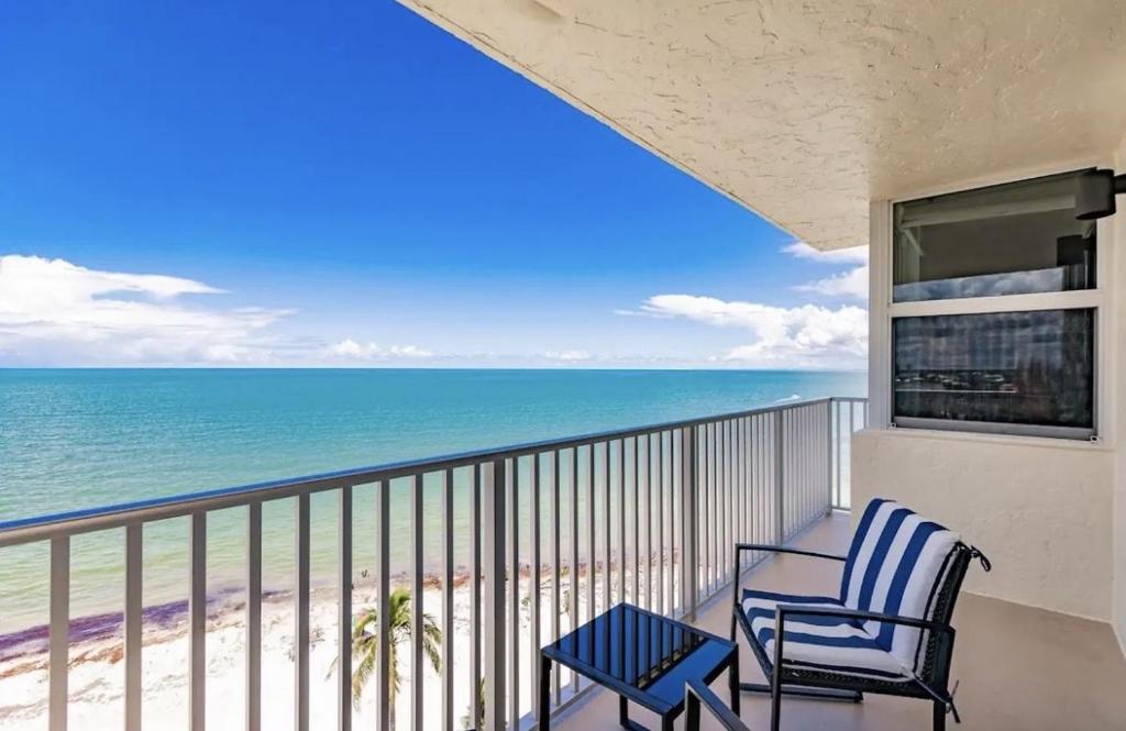 Estero Beach & Tennis 804- C by Sun Palace Vacations, Fort Myers Beach
