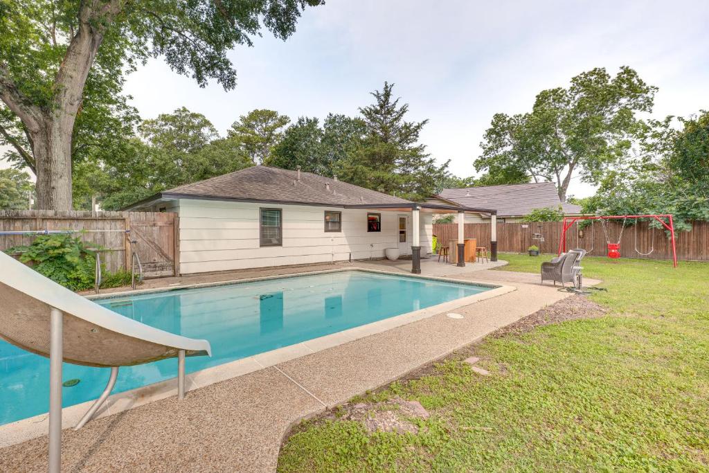 Tomball Home with Game Room Walk to Main Street!, Tomball