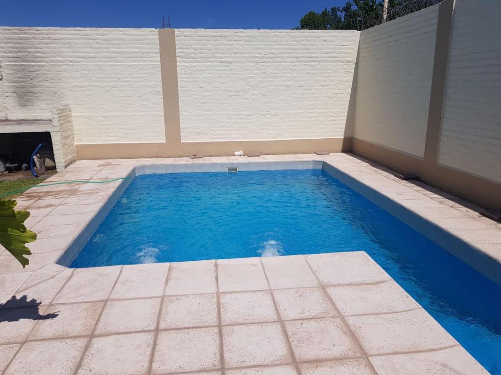 Casa amplia con Pileta - 1