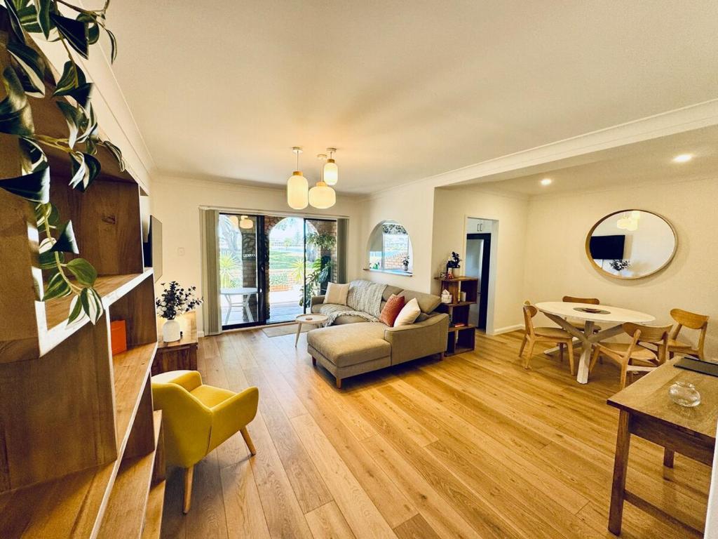 Lakeview 162, Grange